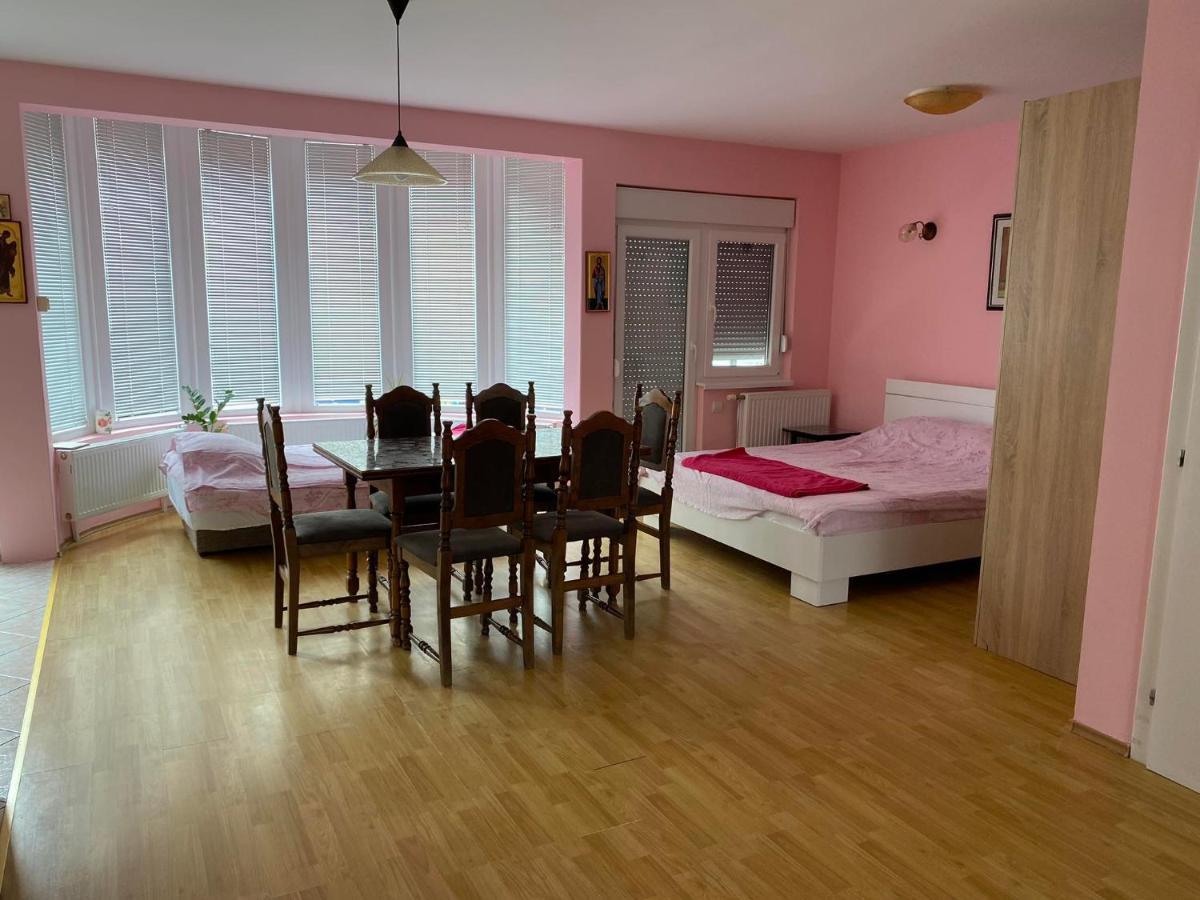 Guest House Trajkovic Jagodina Ngoại thất bức ảnh